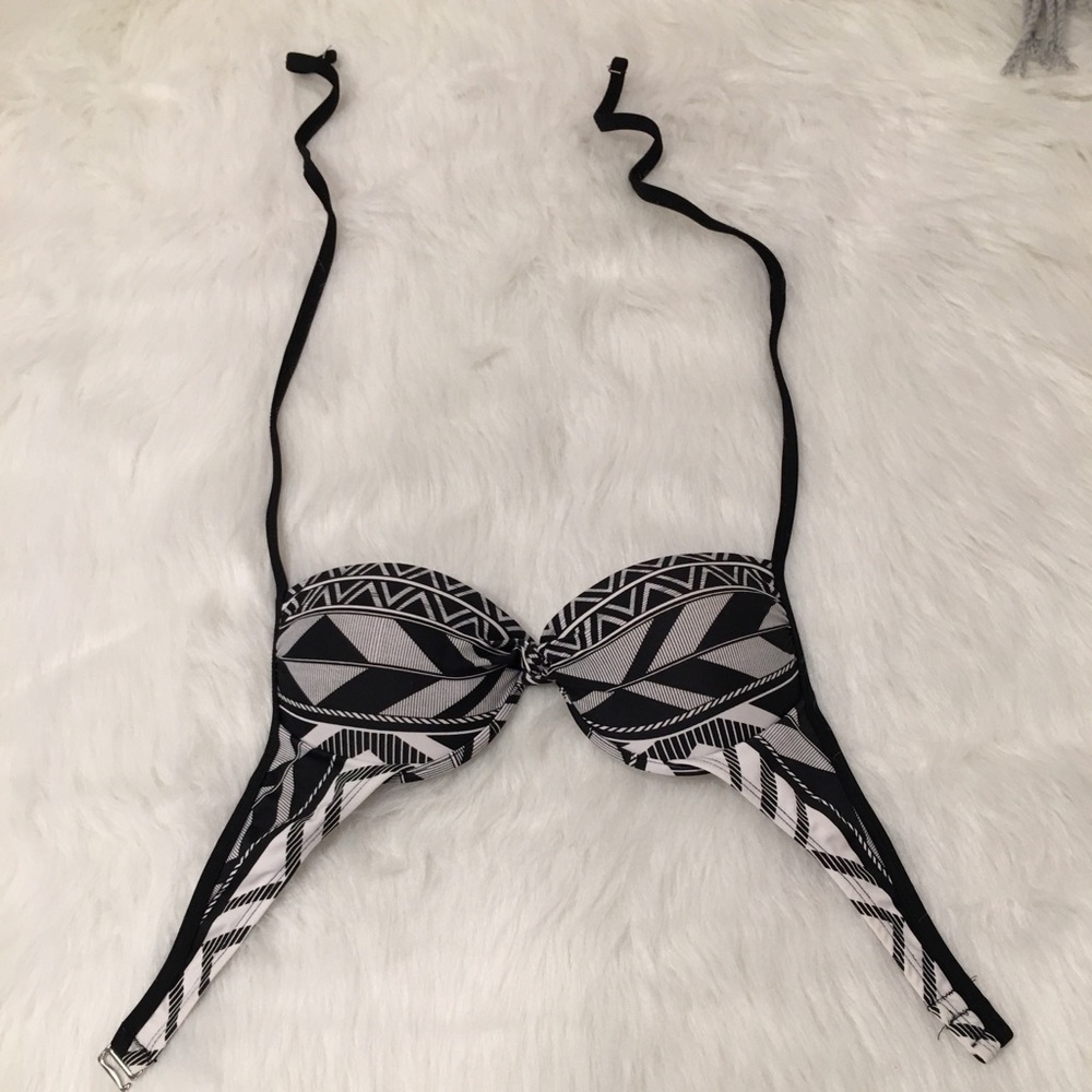 Xhilaration Black White Print Bikini Swimsuit Top